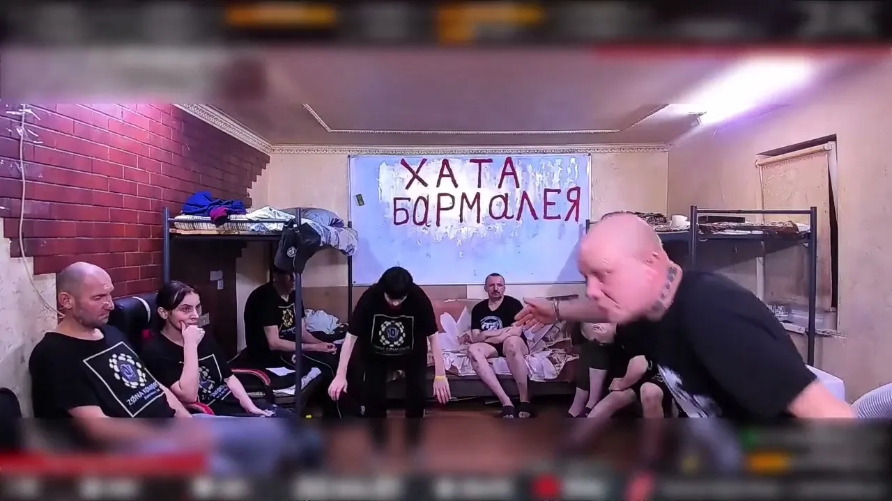 У Шольца отжали дом