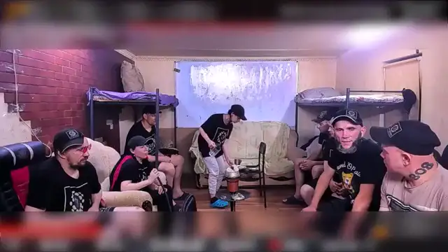 Жаба качает бубону