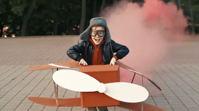 1115413CaucasianSmiling1280x720