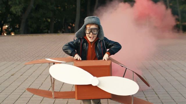 1115413CaucasianSmiling1280x720